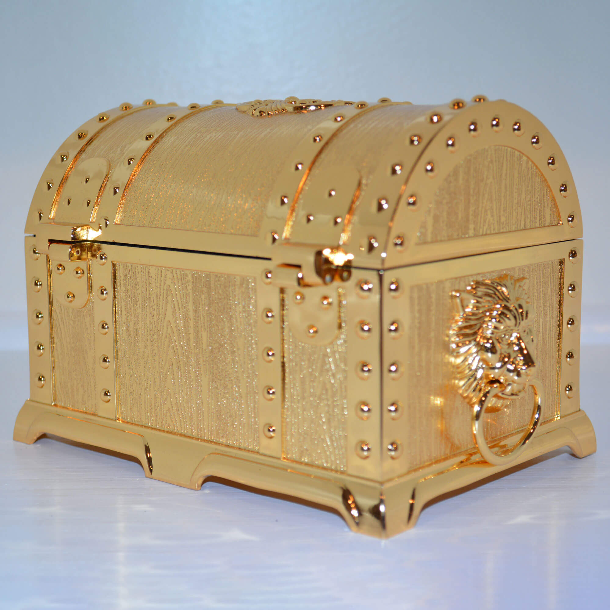 MetalTreasureBox_gold_5_back