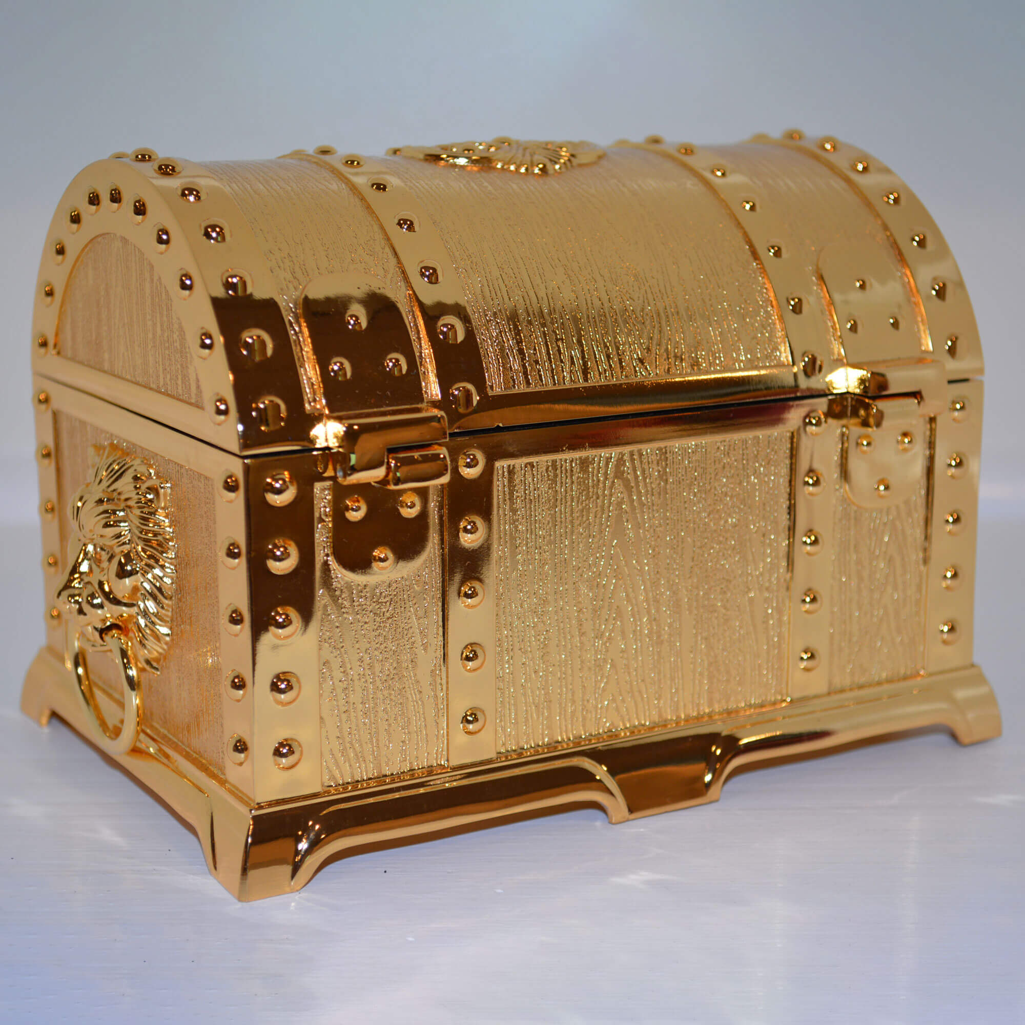 MetalTreasureBox_gold_6_back